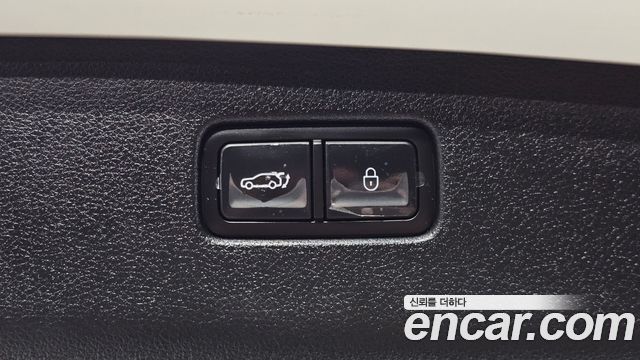 Genesis GV70 2023 — photo 36