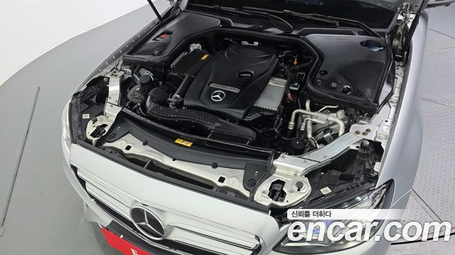 Mercedes-Benz E-Class 2020 — photo 6