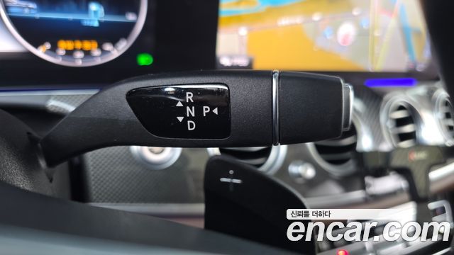 Mercedes-Benz E-Class 2020 — photo 12