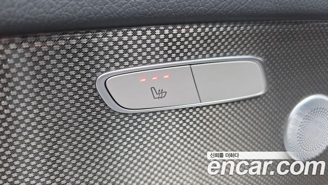 Mercedes-Benz E-Class 2020 — photo 24