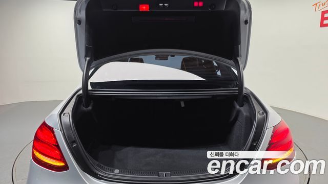 Mercedes-Benz E-Class 2020 — photo 26