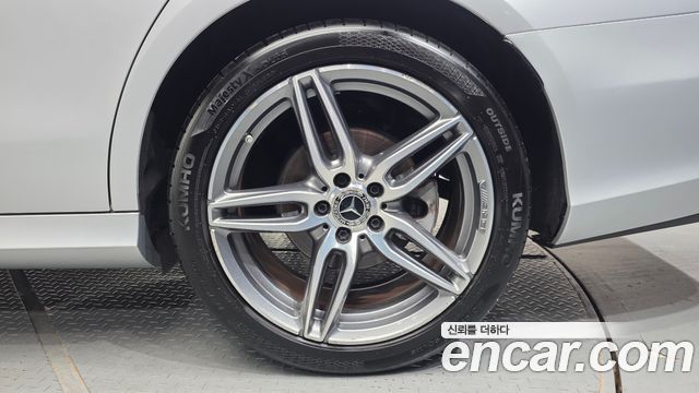 Mercedes-Benz E-Class 2020 — photo 7