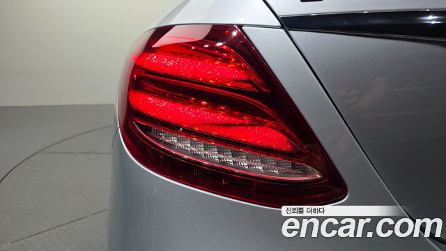 Mercedes-Benz E-Class 2020 — photo 9