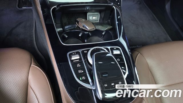 Mercedes-Benz E-Class 2020 — photo 33