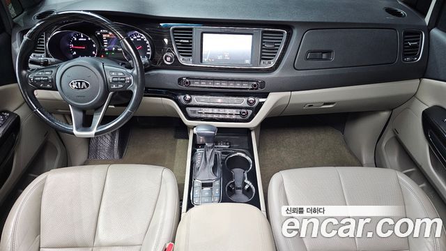 Kia Canival 2019 — photo 10