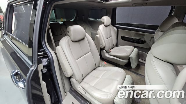 Kia Canival 2019 — photo 17