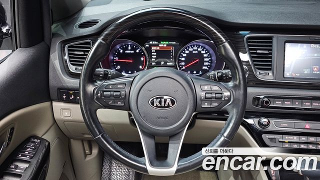 Kia Canival 2019 — photo 20