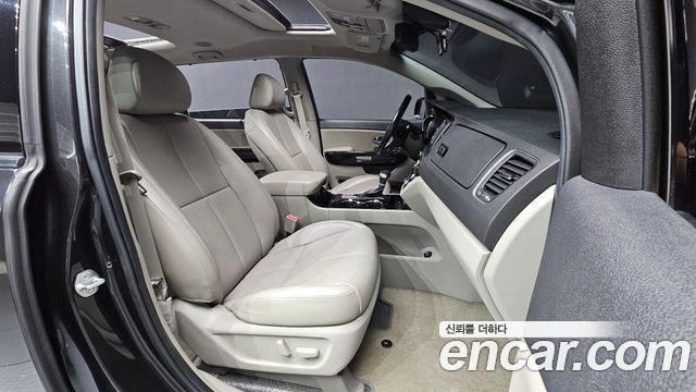 Kia Canival 2019 — photo 16
