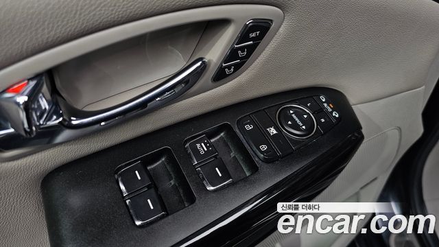 Kia Canival 2019 — photo 28