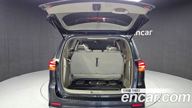 Kia Canival 2019 — photo 36