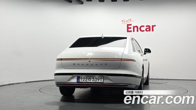 Hyundai Grandeur 2023 — photo 4