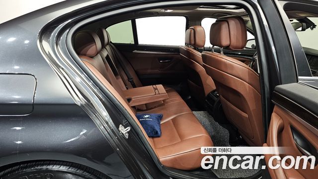 BMW 5-Series 2013 — photo 11