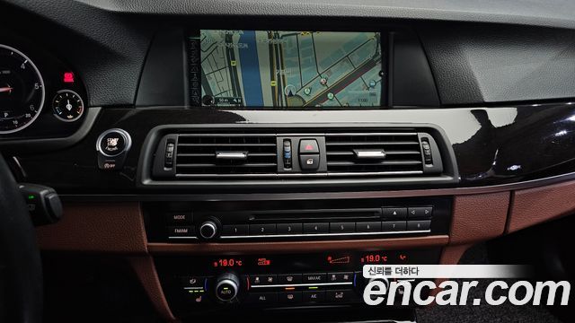BMW 5-Series 2013 — photo 14