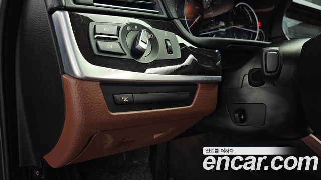 BMW 5-Series 2013 — photo 18