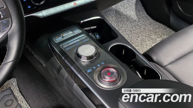 Genesis GV70 2023 — photo 12