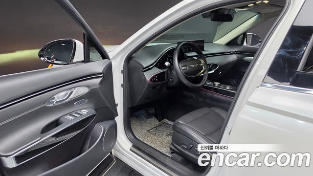 Genesis GV70 2023 — photo 13