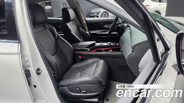 Genesis GV70 2023 — photo 17