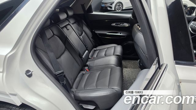 Genesis GV70 2023 — photo 18