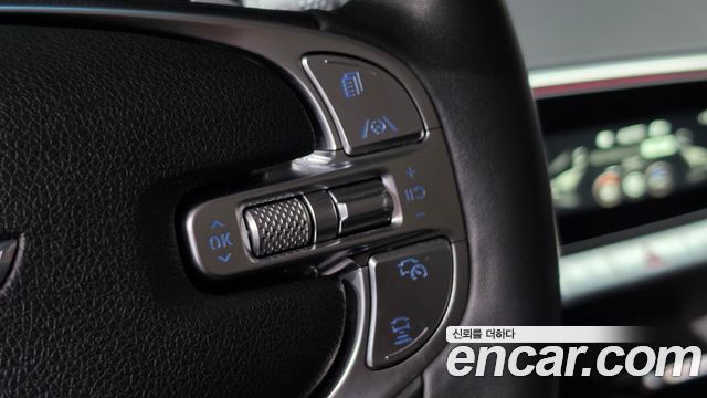 Genesis GV70 2023 — photo 20