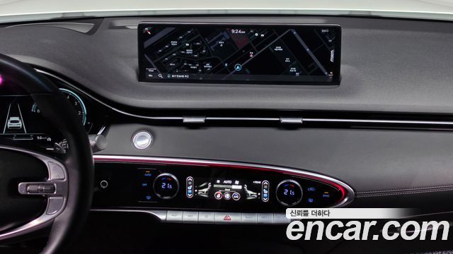 Genesis GV70 2023 — photo 21