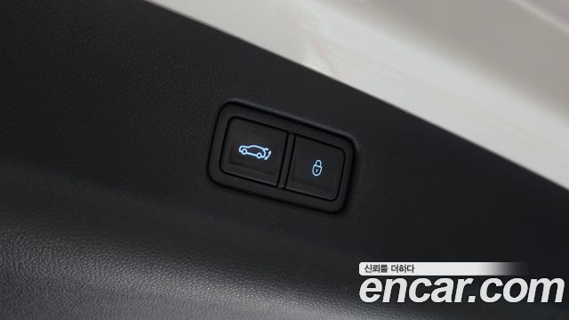 Genesis GV70 2023 — photo 26