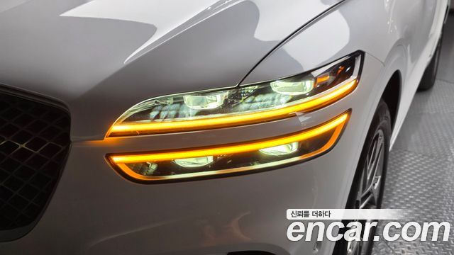 Genesis GV70 2023 — photo 8