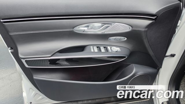 Genesis GV70 2023 — photo 14