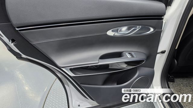 Genesis GV70 2023 — photo 15