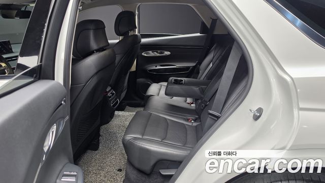 Genesis GV70 2023 — photo 16
