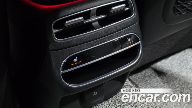 Genesis GV70 2023 — photo 28