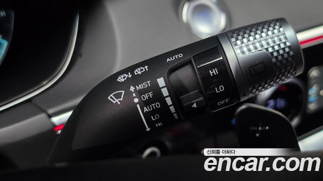 Genesis GV70 2023 — photo 31
