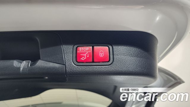 Mercedes-Benz GLB-Class 2024 — photo 21