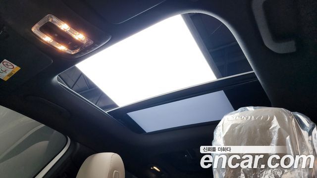Mercedes-Benz GLB-Class 2024 — photo 26