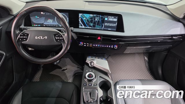 Kia EV6 2023 — photo 10