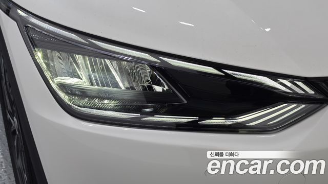 Kia EV6 2023 — photo 8