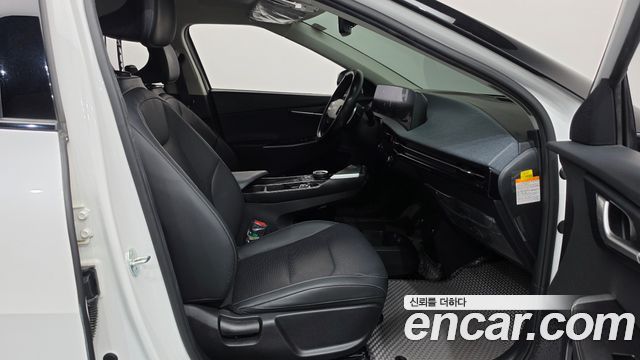 Kia EV6 2023 — photo 16