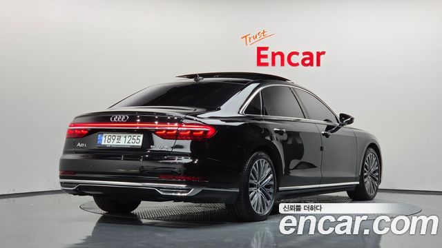 Audi A8 2021 — photo 2