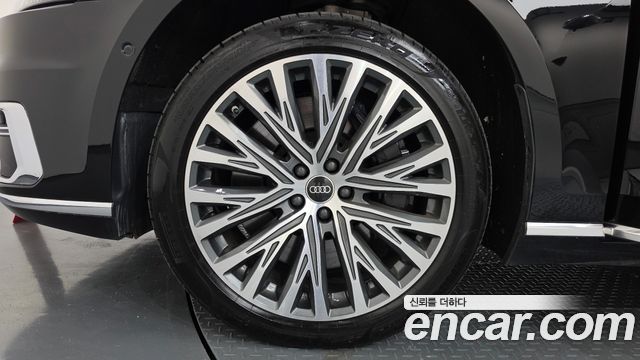 Audi A8 2021 — photo 5