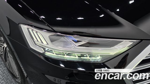 Audi A8 2021 — photo 8