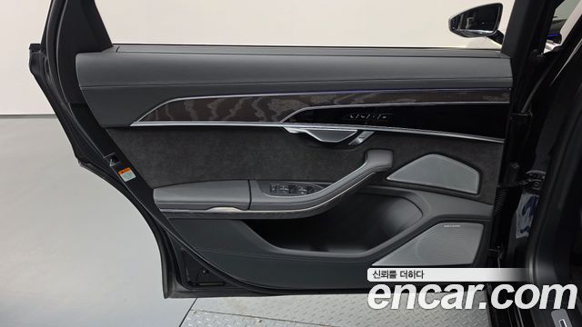 Audi A8 2021 — photo 15