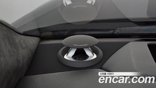 Audi A8 2021 — photo 38