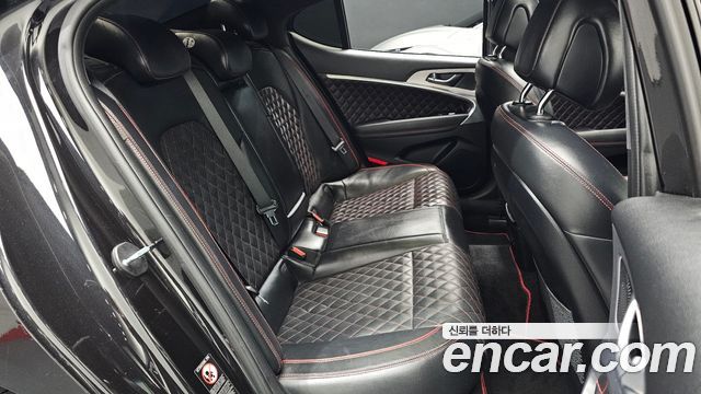 Genesis G70 2018 — photo 28