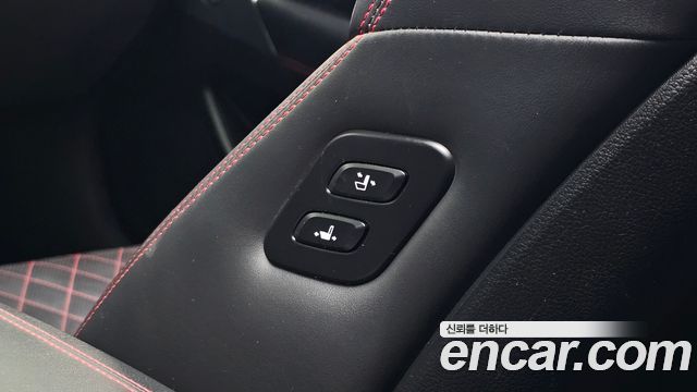 Genesis G70 2018 — photo 29