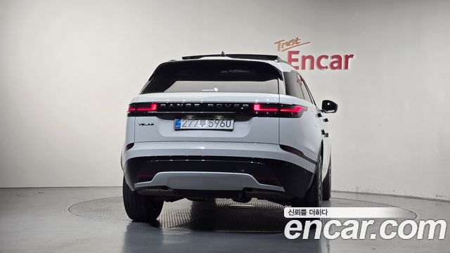 Land Rover Range Rover Velar 2026 — photo 4