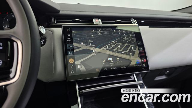 Land Rover Range Rover Velar 2026 — photo 18