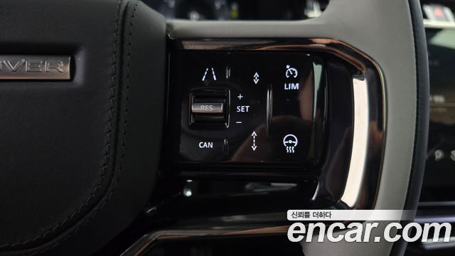 Land Rover Range Rover Velar 2026 — photo 24
