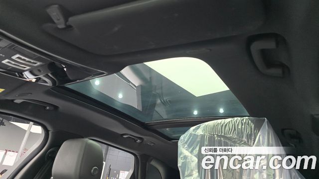 Land Rover Range Rover Velar 2026 — photo 25