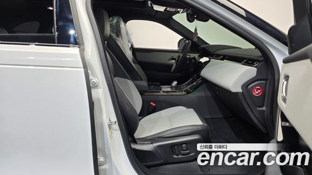 Land Rover Range Rover Velar 2026 — photo 16