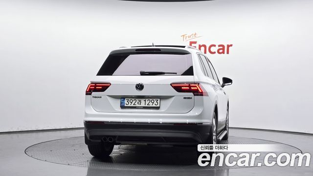 Volkswagen Tiguan 2020 — photo 4