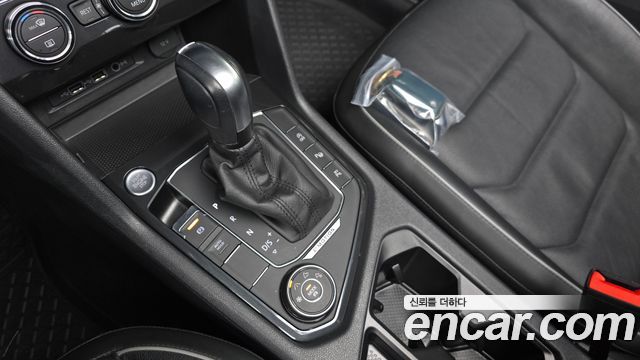 Volkswagen Tiguan 2020 — photo 12